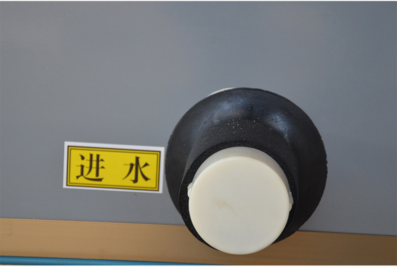 立柜式空调机�l?�q�程���流�I����机组